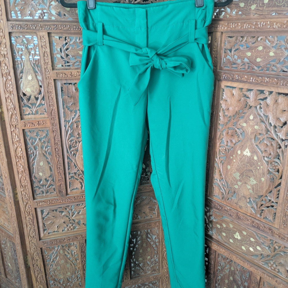 New York & Company Green Tie-Waist Pants